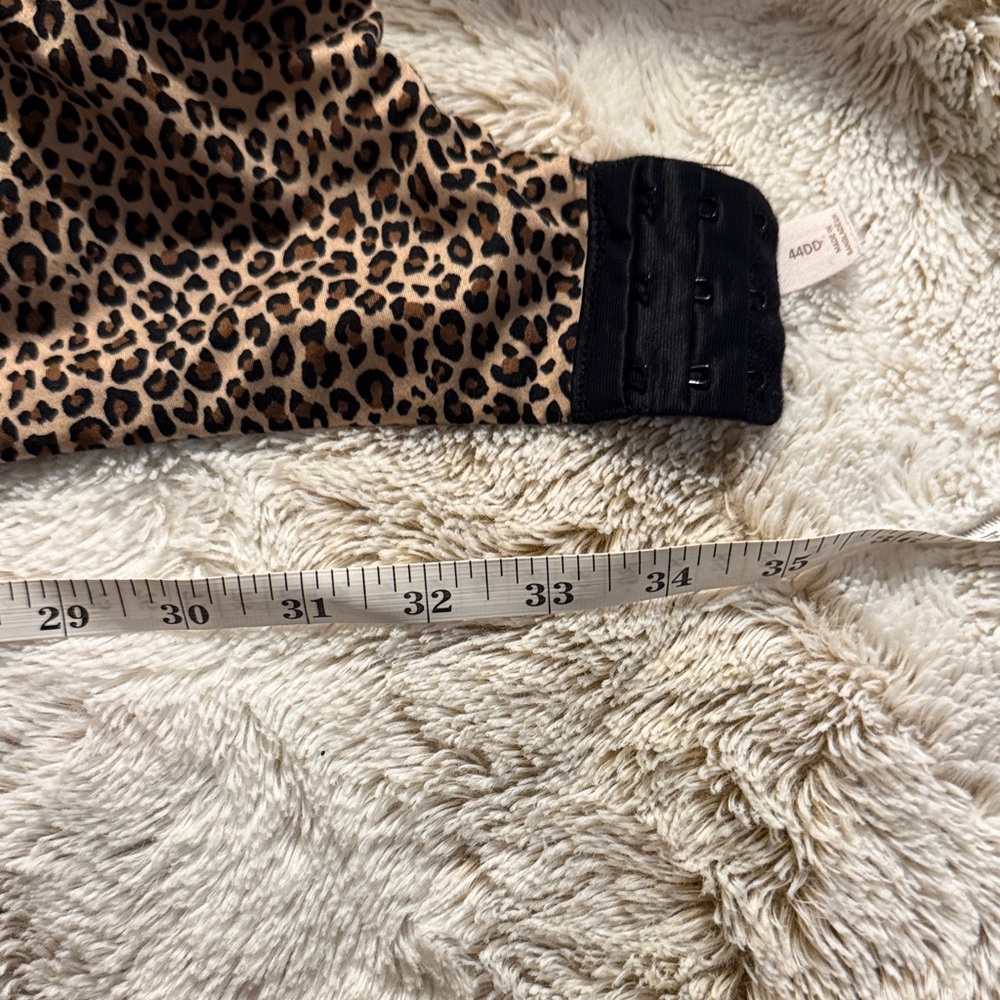 Auden - Leopard Bra - 44DD - Picture 5 of 5